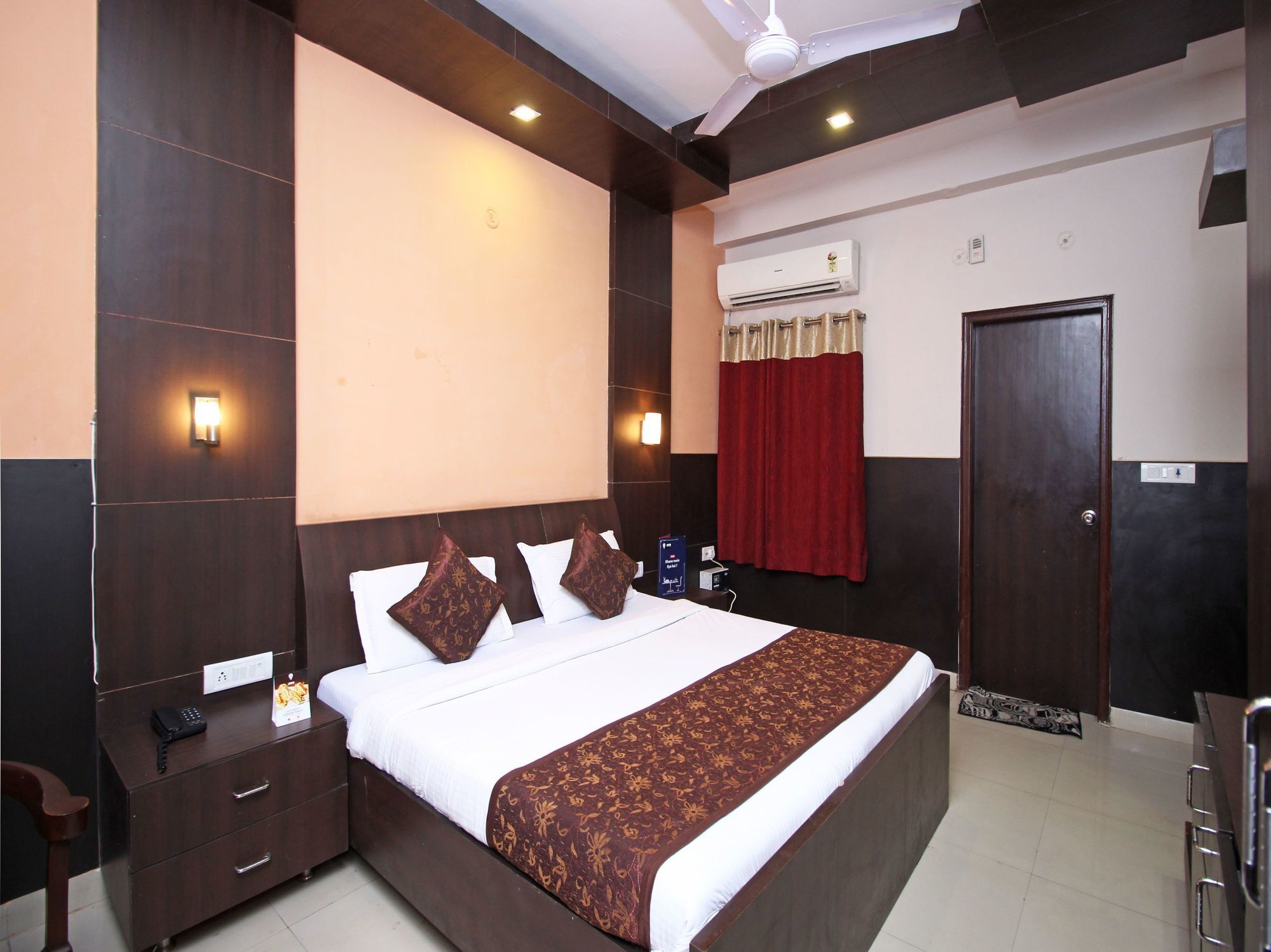 Oyo 576 Hotel Shree Kanta Residency Гургаон Экстерьер фото