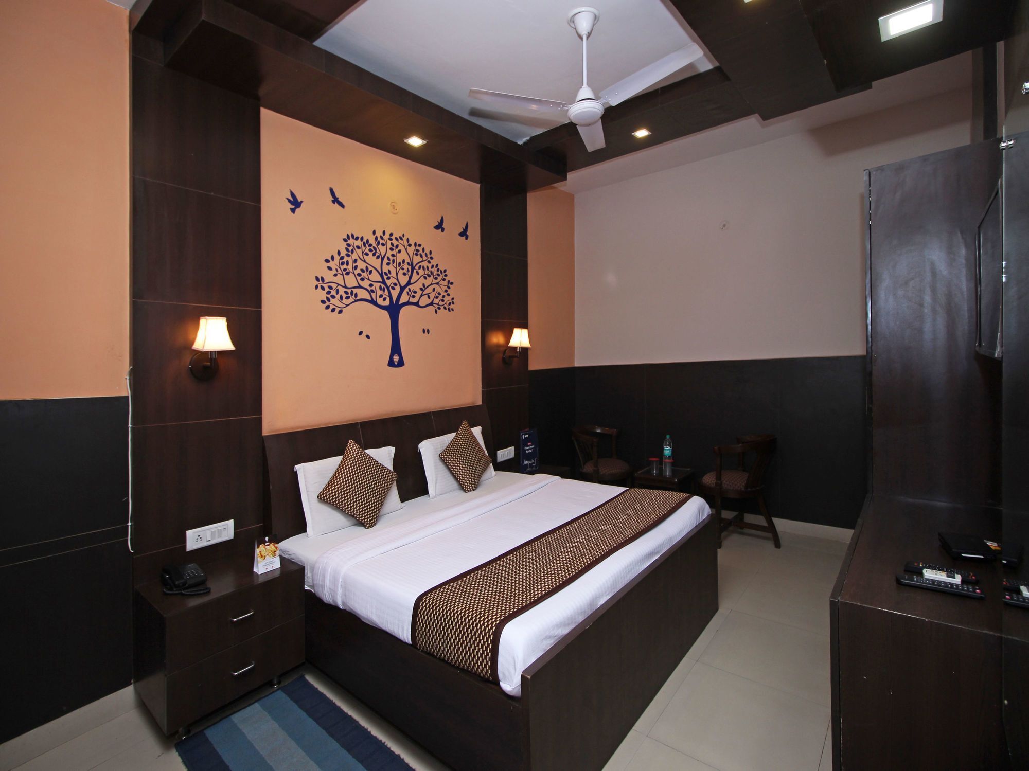 Oyo 576 Hotel Shree Kanta Residency Гургаон Экстерьер фото